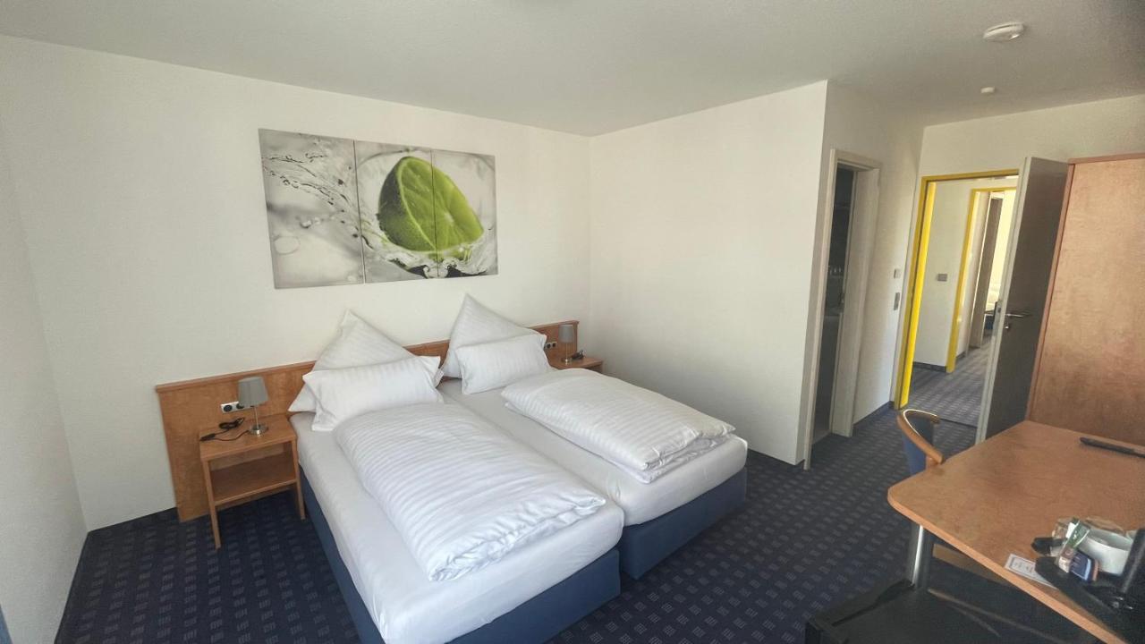 Krystall Hotel 菲尔德施塔特 外观 照片