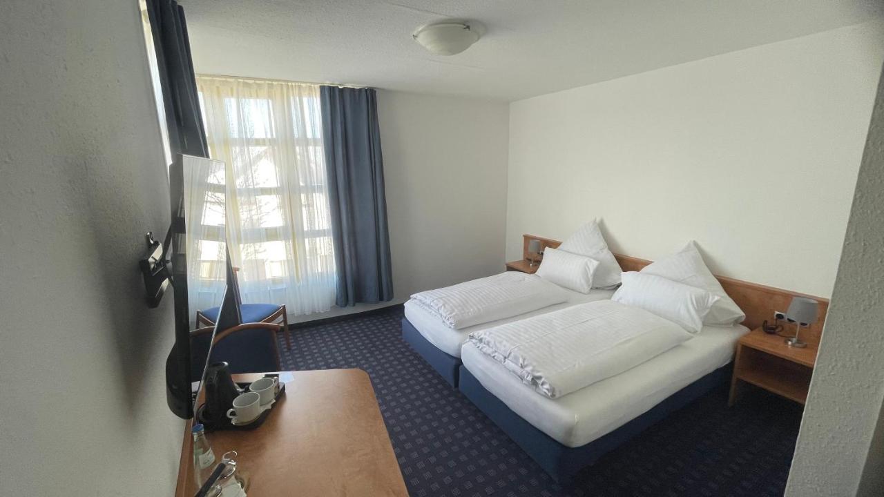 Krystall Hotel 菲尔德施塔特 外观 照片