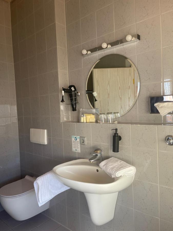 Krystall Hotel 菲尔德施塔特 外观 照片