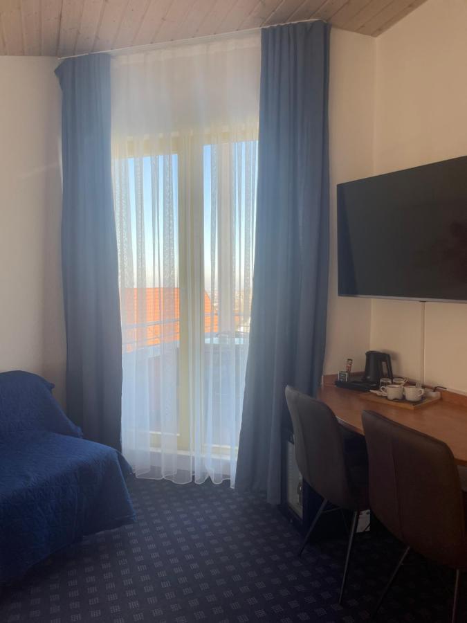 Krystall Hotel 菲尔德施塔特 外观 照片