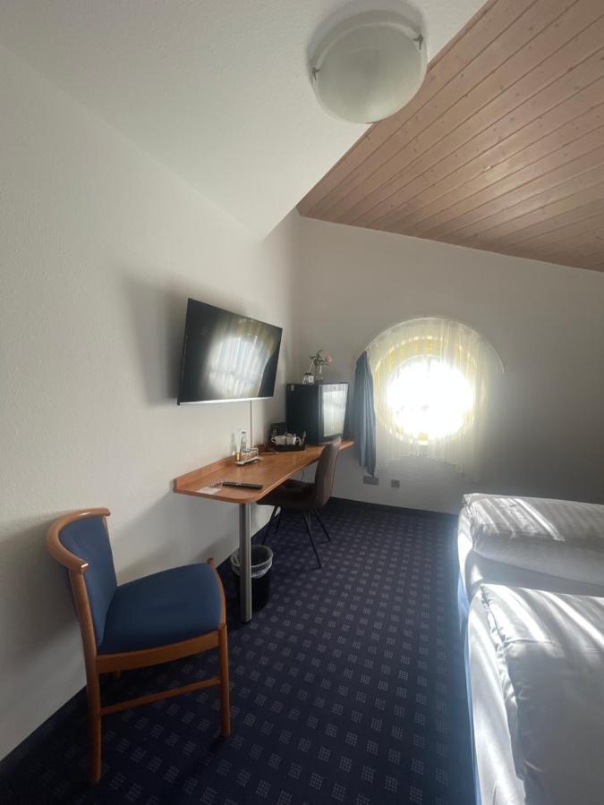 Krystall Hotel 菲尔德施塔特 外观 照片